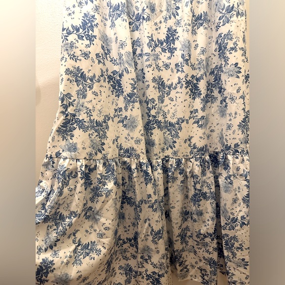 NEW WITH TAG blue and white floral dress with pockets and zippered - Picture 5 of 7
